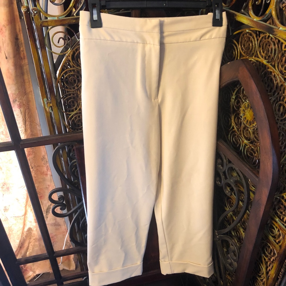 White Capri Pants Size 16 VGUC!